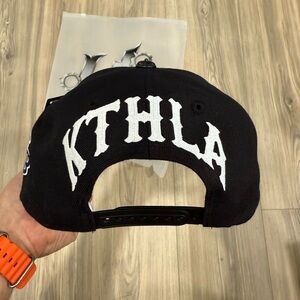 Kill the Hype LA hat Chris Brown
New never tried on with tags
